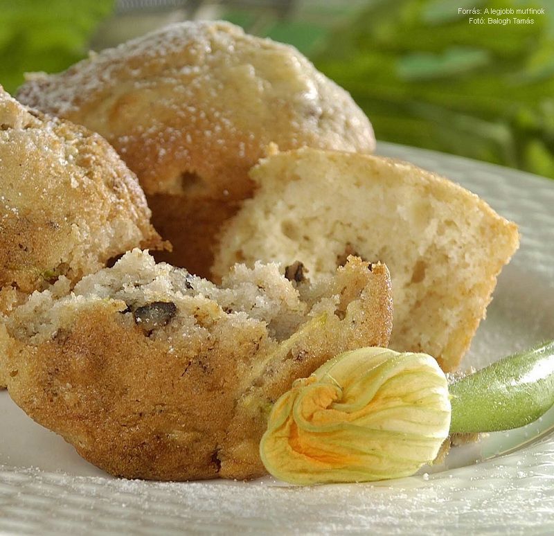 Cukkinis, diós mazsolás muffin