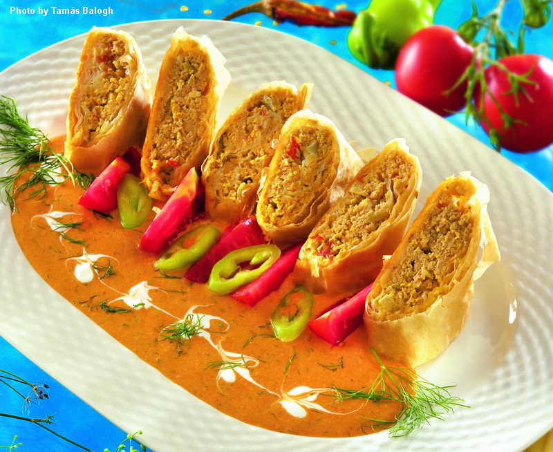 Rotolo di pesce con salsa all’aneto e alla paprika - (halas rétes kapros-paprikás mártással)