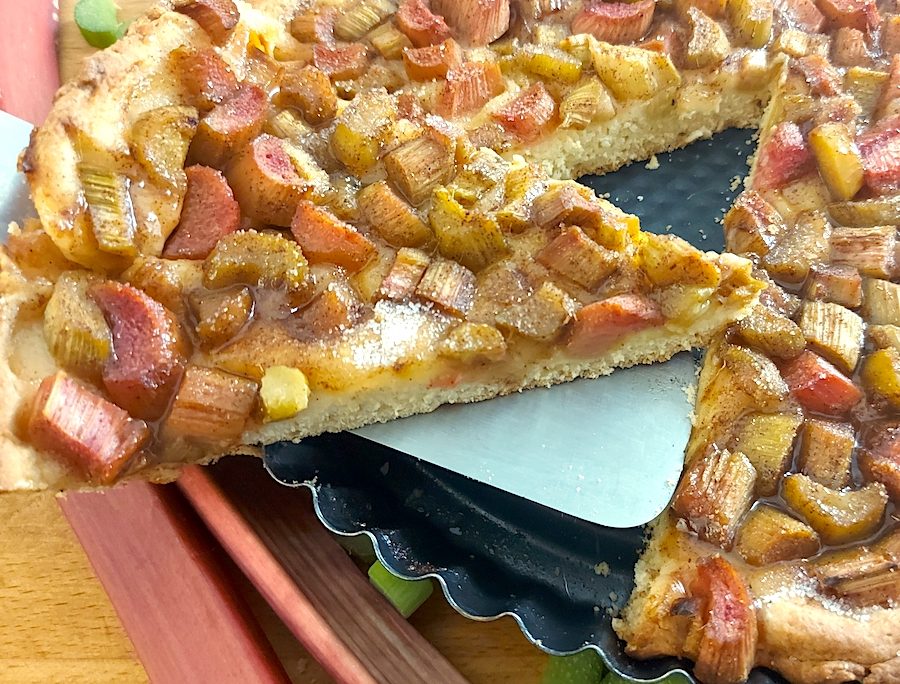 <!--:hu-->Mézes rebarbarapite (rebarbaratorta) <!--:-->