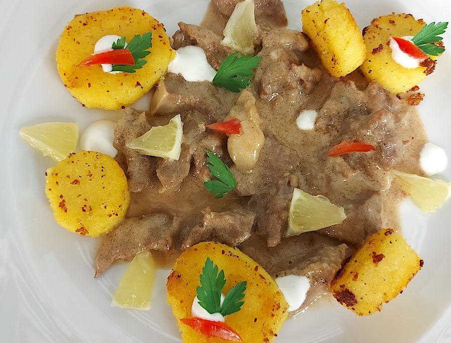 <!--:hu-->Savanyú vetrece puliszkával<!--:-->