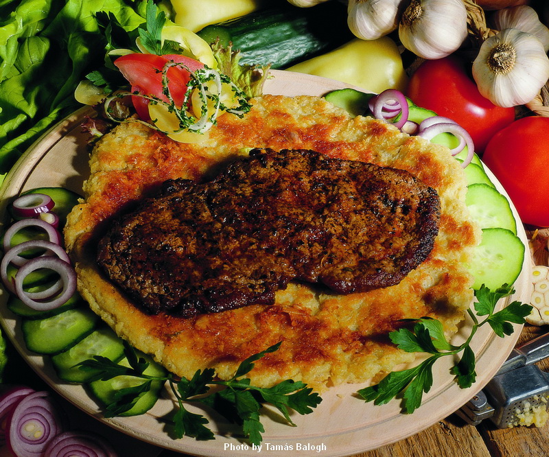 <!--:fr-->Entrecôte grasse avec galettes de pomme de terre  –  (Hízlalt rostélyos burgonyalángossal)<!--:-->