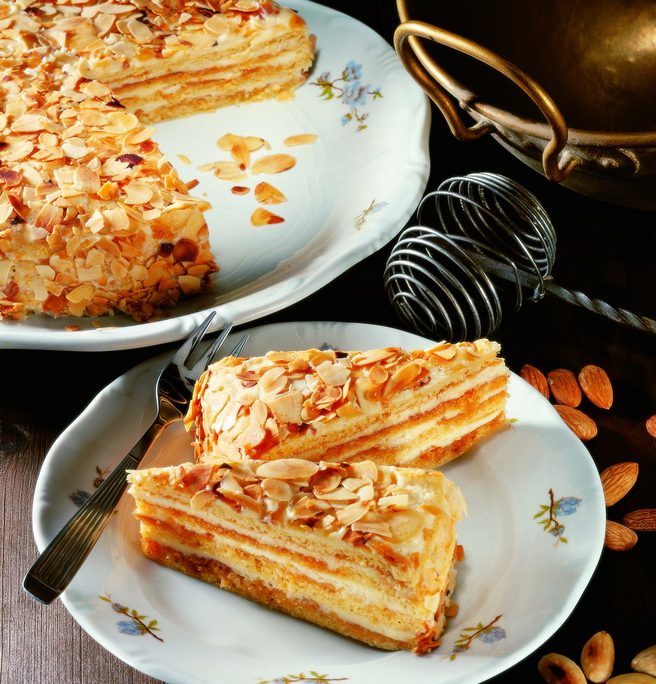 <!--:hu-->Finom (karamellás) mandulatorta<!--:-->