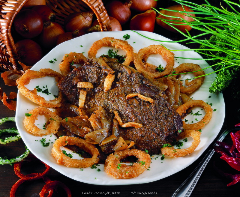 <!--:hu-->Hagymás marhapecsenye<!--:-->