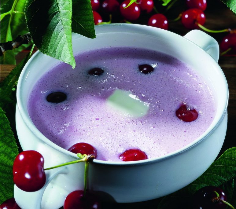 <!--:fr-->Soupe froide de griottes  –  (Hideg meggyleves)<!--:-->