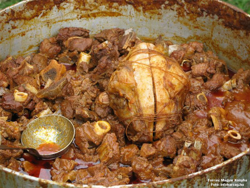 <!--:hu-->Karcagi birkapörkölt<!--:-->