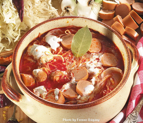 <!--:fr-->Soupe à la choucroute et à la saucisse  –  (Korhelyleves)<!--:-->