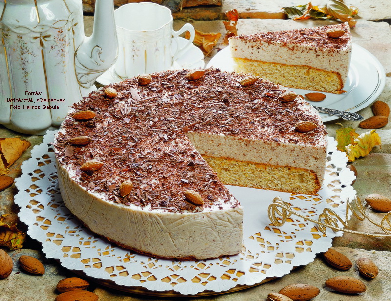 <!--:hu-->Mandulahabos torta<!--:-->