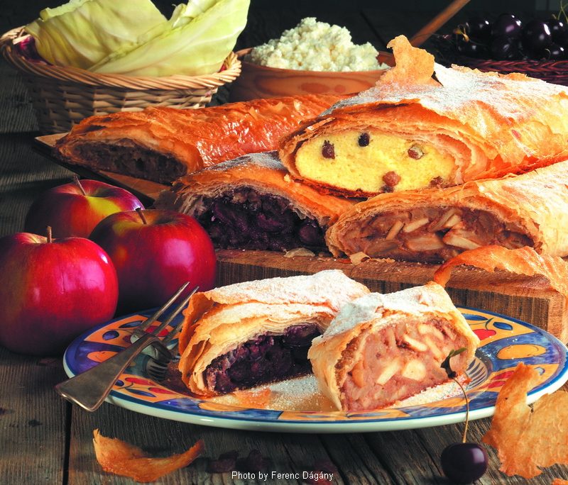 <!--:fr-->Strudels  –  (Rétesek)<!--:-->