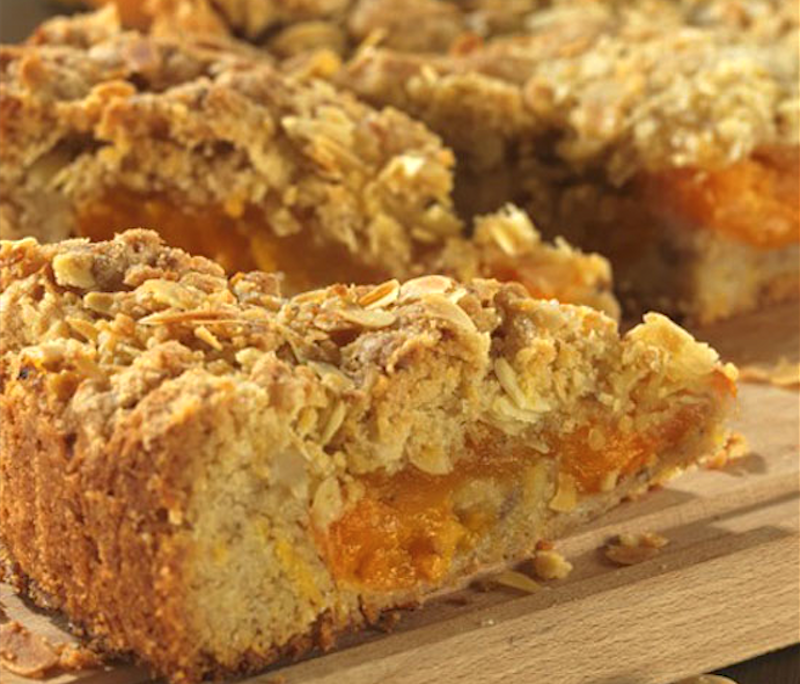 <!--:hu-->Sárgabarackos, mandulás morzsatorta<!--:-->