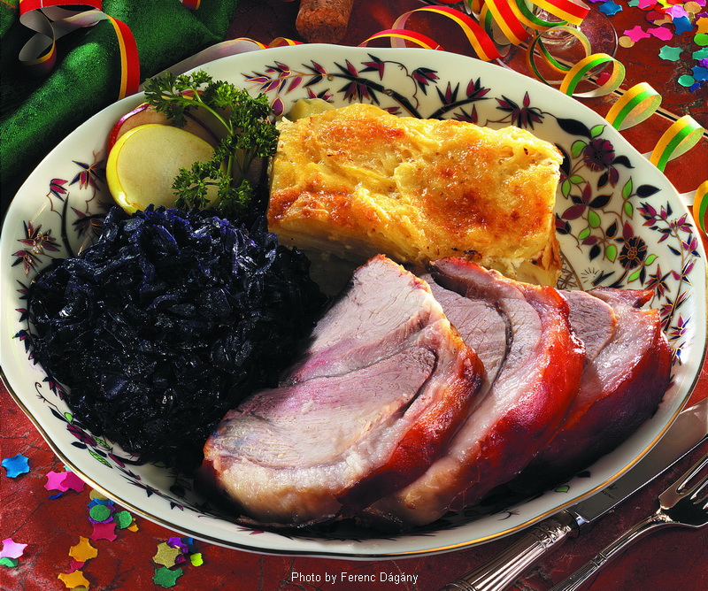 <!--:en-->Pig Roast in Milk with Champagne Cabbage  –  (Tejes malacsült pezsgős káposztával)<!--:-->