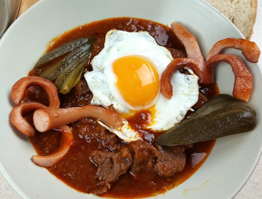 <!--:hu-->Bécsi fiáker-gulyás<!--:-->