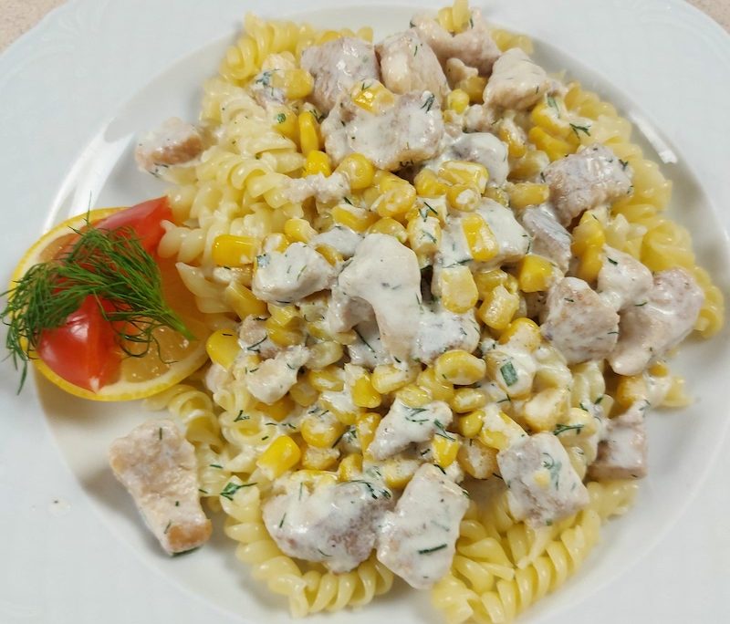 <!--:hu-->Kapros, tejfölös, kukoricás harcsaragu orsótésztával<!--:-->