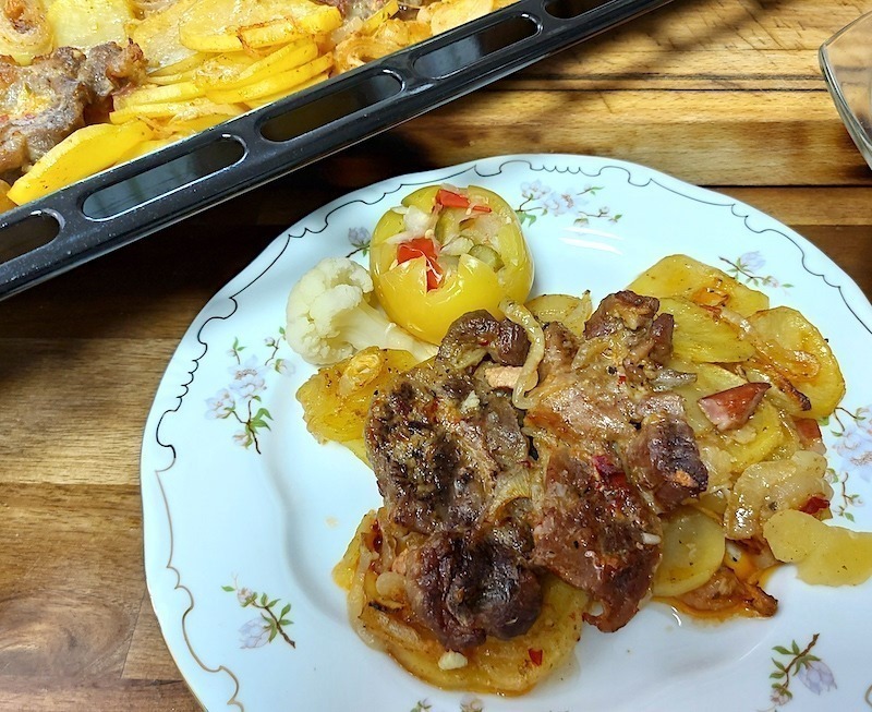 <!--:hu-->Fokhagymás tepsis tarja<!--:-->