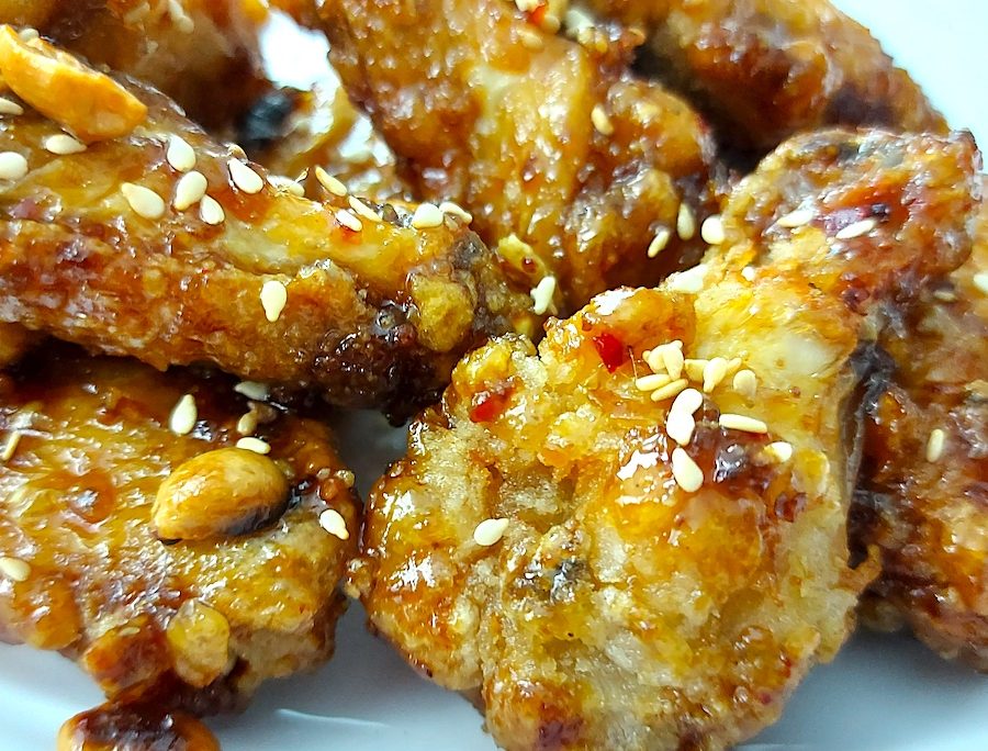 <!--:hu--> Koreai kétszer sült ropogós fűszeres csirkeszárny (Dakgangjeong)<!--:-->