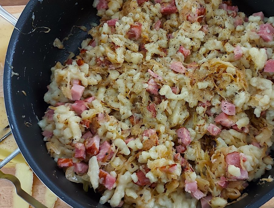 <!--:hu-->Csülkös káposztás sztrapacska<!--:-->