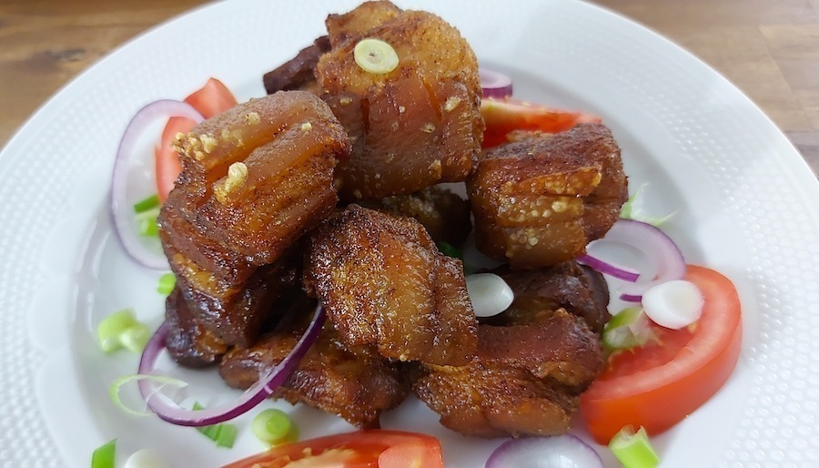 <!--:hu-->Fokhagymás ropogós császárhús<!--:-->