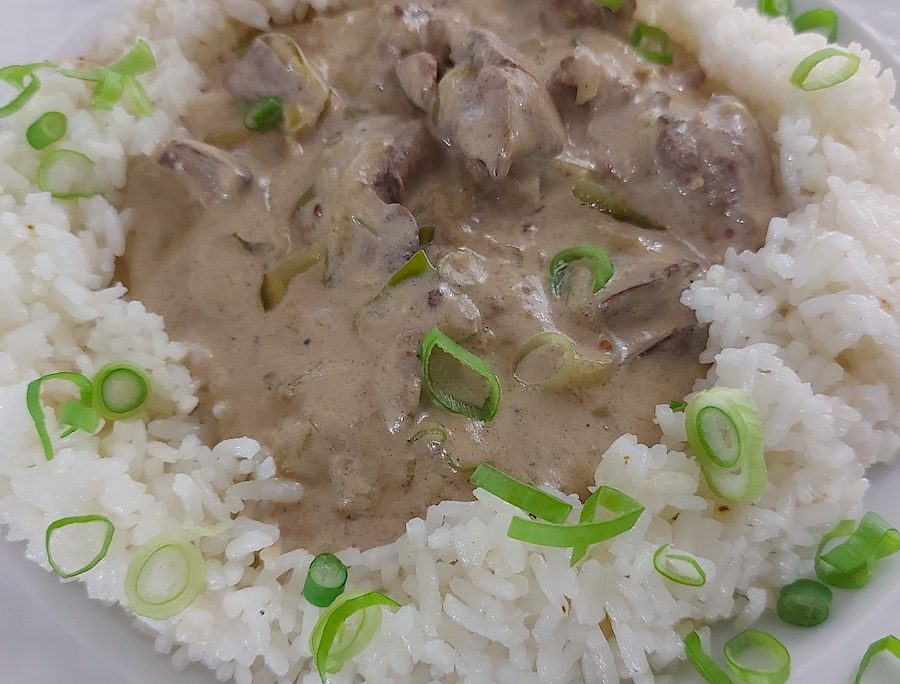 <!--:hu--> Tejszínes, mustáros csirkemáj<!--:-->