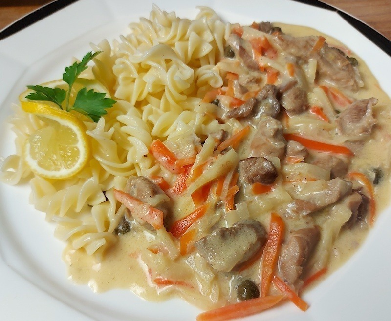 <!--:hu-->Eszterházy pulykatokány (fehérborral, tejszínnel, zöldséggel)  <!--:-->