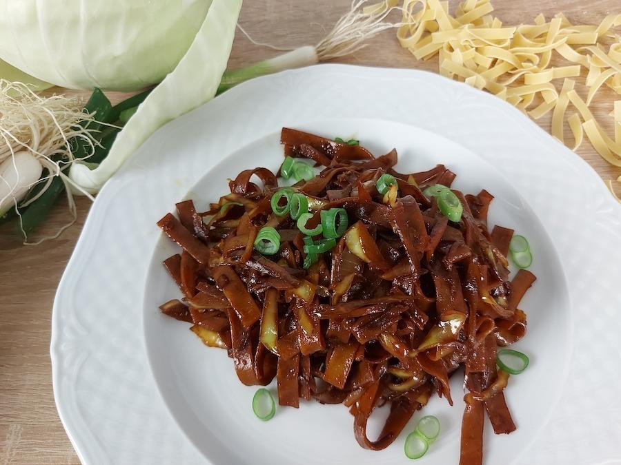 <!--:hu-->Zöldséges metélt thai stílusban <!--:-->