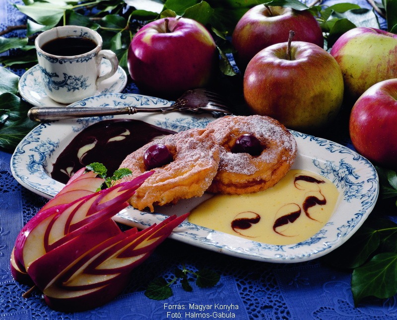 <!--:hu--> Alma pongyolában<!--:-->