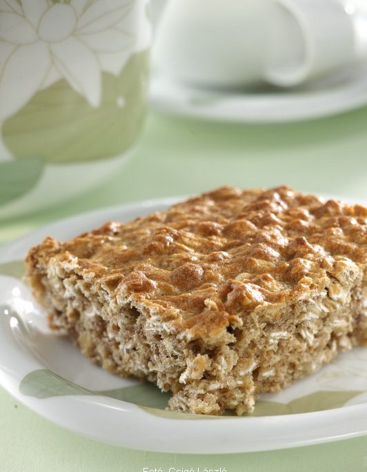 <!--:hu-->Banános, zabos sütemény<!--:-->