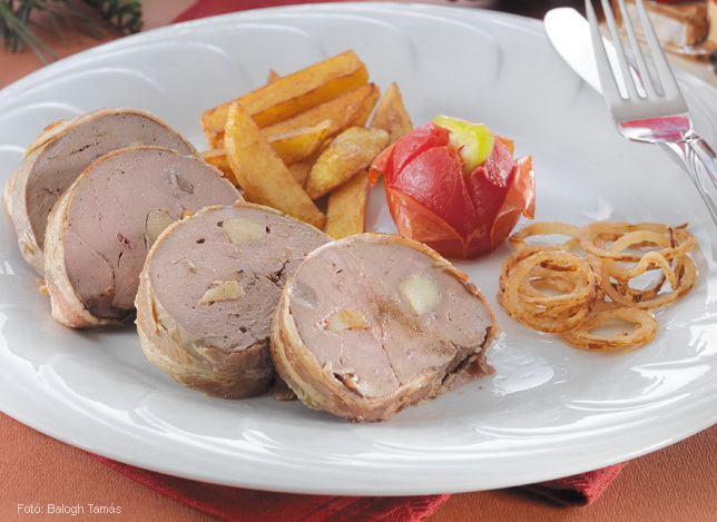 <!--:hu-->Fokhagymával tűzdelt báránymáj szalonnaburokban sütve<!--:-->