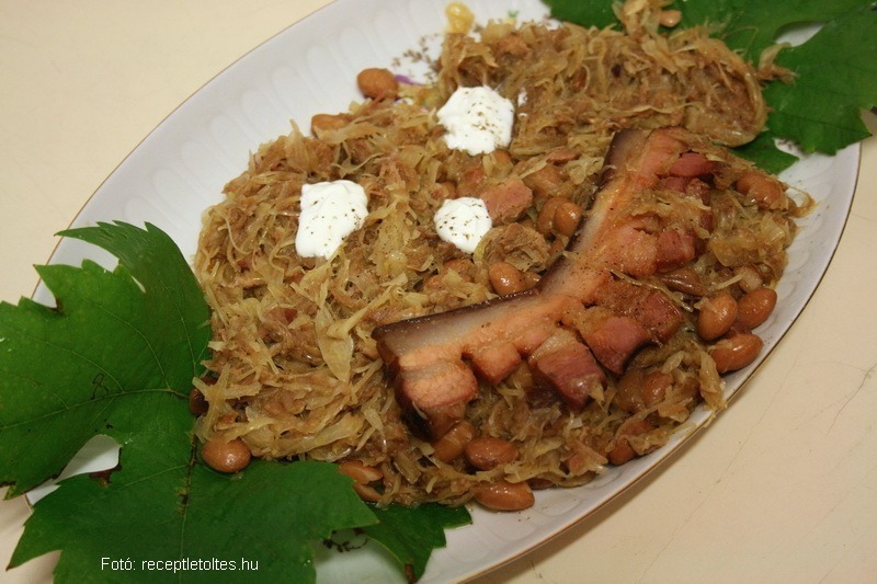 <!--:hu--> Húsos, babos káposzta – készítette a Konyhatündérek csapata<!--:-->