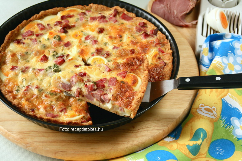 <!--:hu-->Húsvéti sonkás, tojásos pite<!--:-->