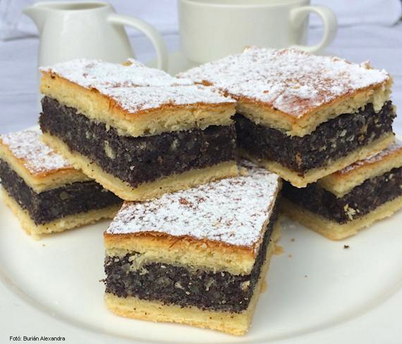 <!--:hu-->Mákos pite<!--:-->