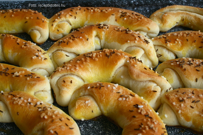 <!--:hu-->Mari néni kiflije – Weibel Péterné receptje<!--:-->