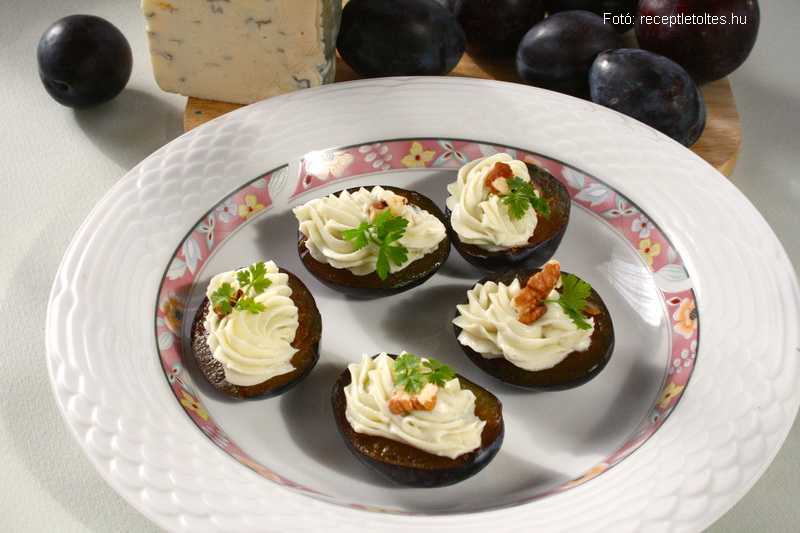 <!--:hu-->Márványsajttal töltött szilva<!--:-->