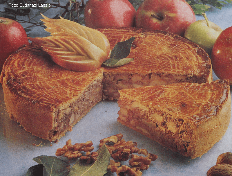 <!--:hu-->Mézes diós almatorta (modern almatorta) <!--:-->