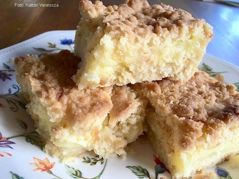 <!--:hu-->Morzsás, vaníliakrémes pite – készítette Kattári Vanessza<!--:-->