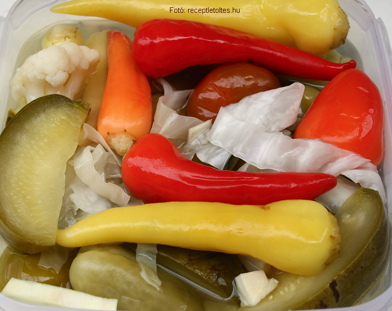 <!--:hu-->Nagyi-féle vegyes hordós savanyúság<!--:-->