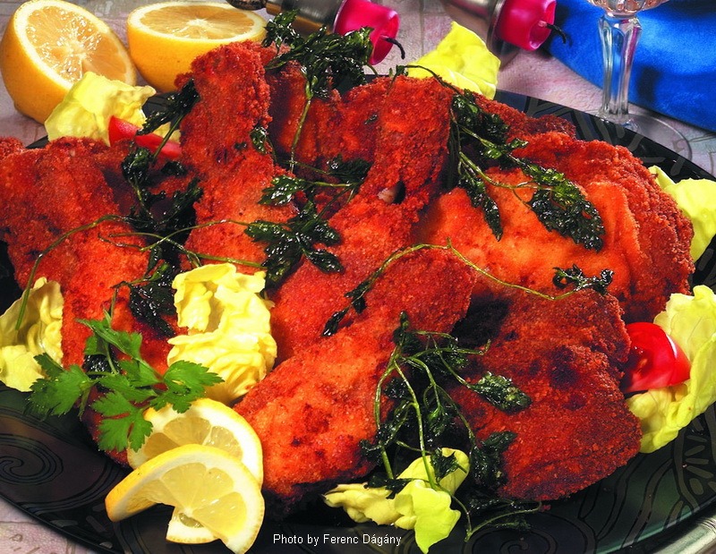 <!--:es--> Piernas de pollo rebozadas – (Rántott csirkecombok)<!--:-->