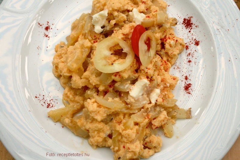 <!--:hu-->Sült paprika juhtúróval és tojással (kárpátaljai népi étel) <!--:-->
