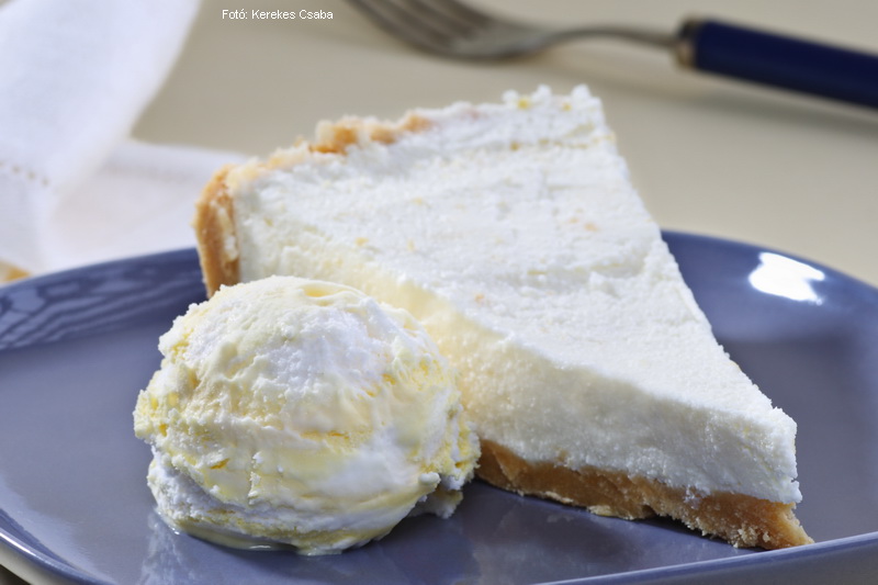 <!--:hu-->Sütés nélküli túrótorta<!--:-->