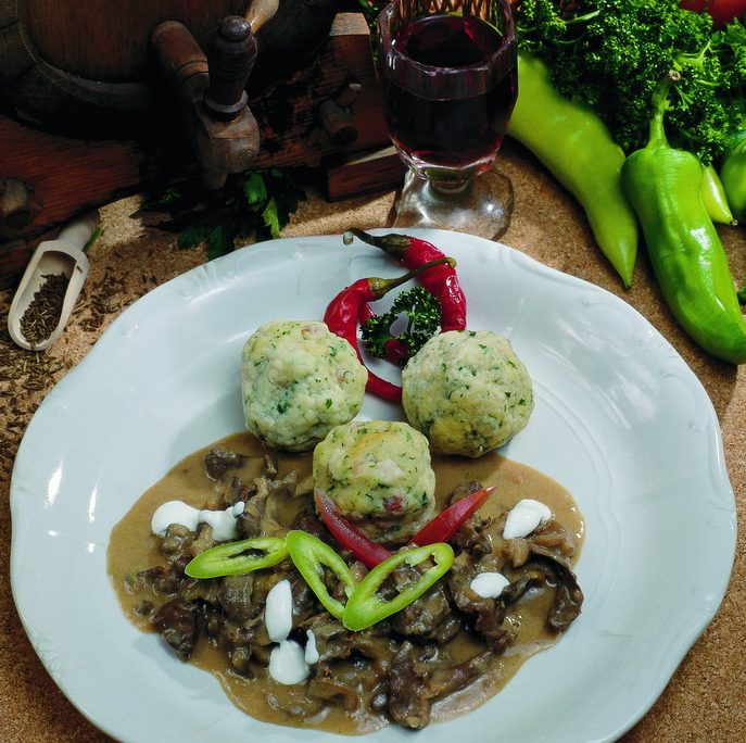 <!--:hu-->Szekszárdi boros sertésszív szalonnás zsemlegombóccal<!--:-->