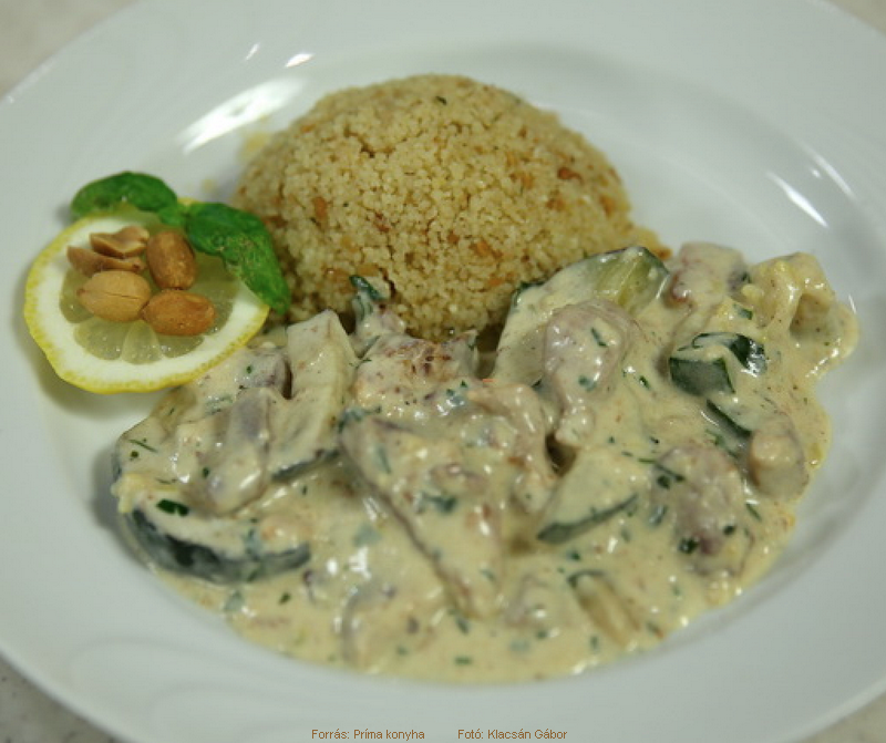 <!--:hu-->Tejszínes, cukkinis harcsaragu pesztós kuszkusszal<!--:-->