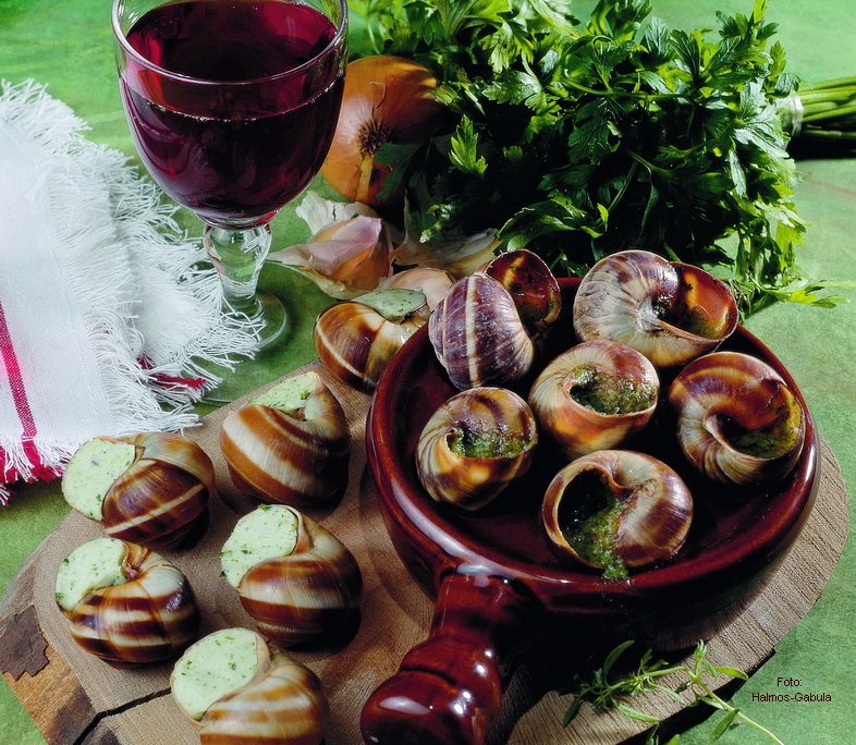 <!--:hu-->Csiga előkészítése  –  Nemeskövi Dénes mesterszakács instrukciói alapján<!--:-->