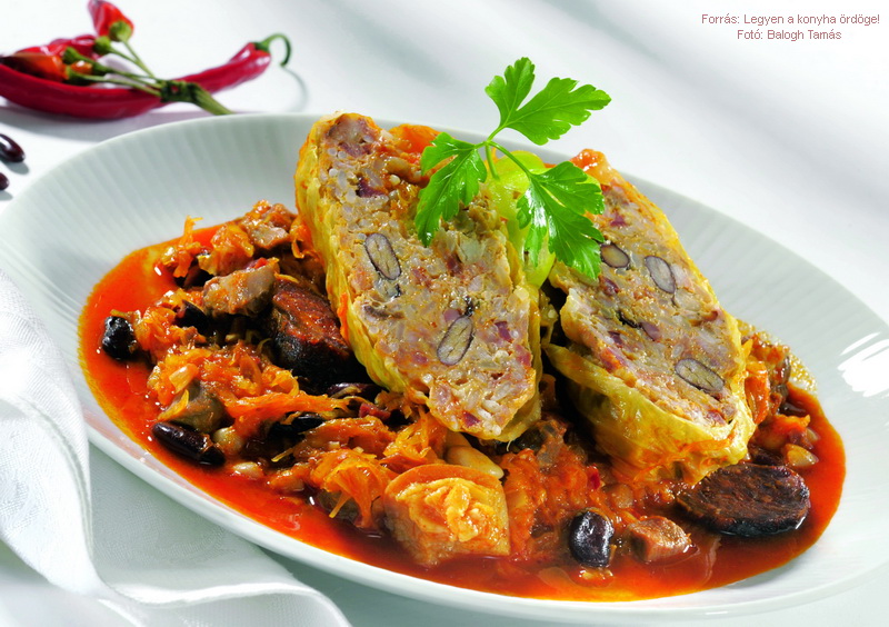 <!--:hu-->Csilis babbal töltött káposzta<!--:-->