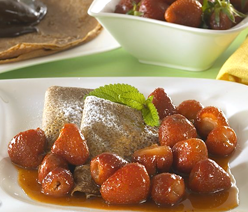 <!--:hu-->Csokikrémes palacsinta mézes, narancsos szamócával  –  készítette Nemeskövi Dénes mesterszakács<!--:-->