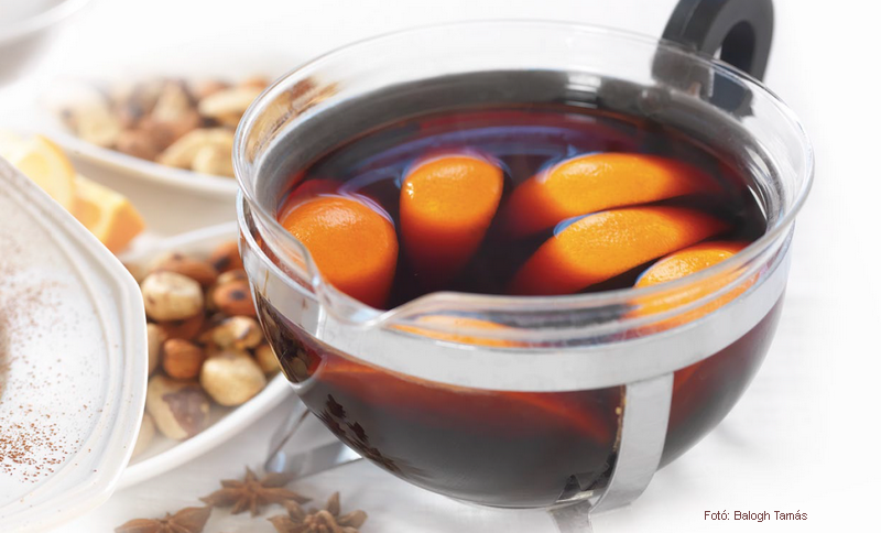 <!--:hu-->Forralt bor, fűszeres diófélékkel – Gordon Ramsay receptje<!--:-->