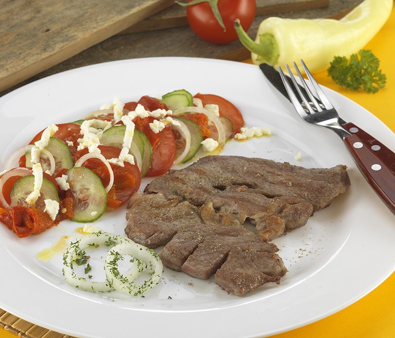 <!--:hu-->Grillezett tarja valódi bulgár sopszka salátával<!--:-->