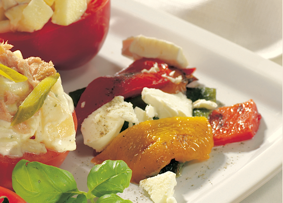 <!--:en--> Grilled Pepper Salad with Feta or Ewe Cheese – (Sültpaprika-saláta fetával vagy juhtúróval)<!--:-->