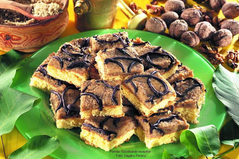 <!--:hu-->Grízes, diós kocka<!--:-->