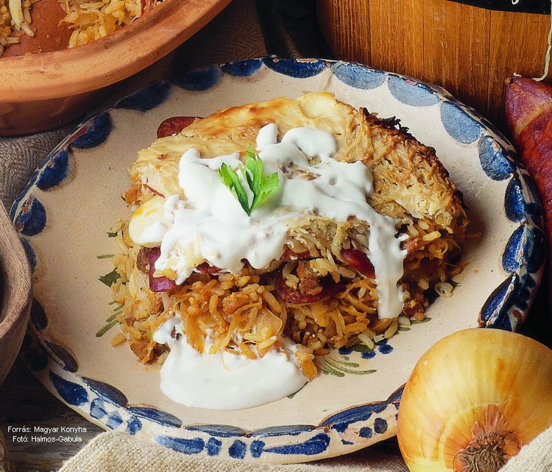 <!--:hu-->Ínyesmester kolozsvári rakott káposztája  –  Magyar Elek receptje<!--:-->