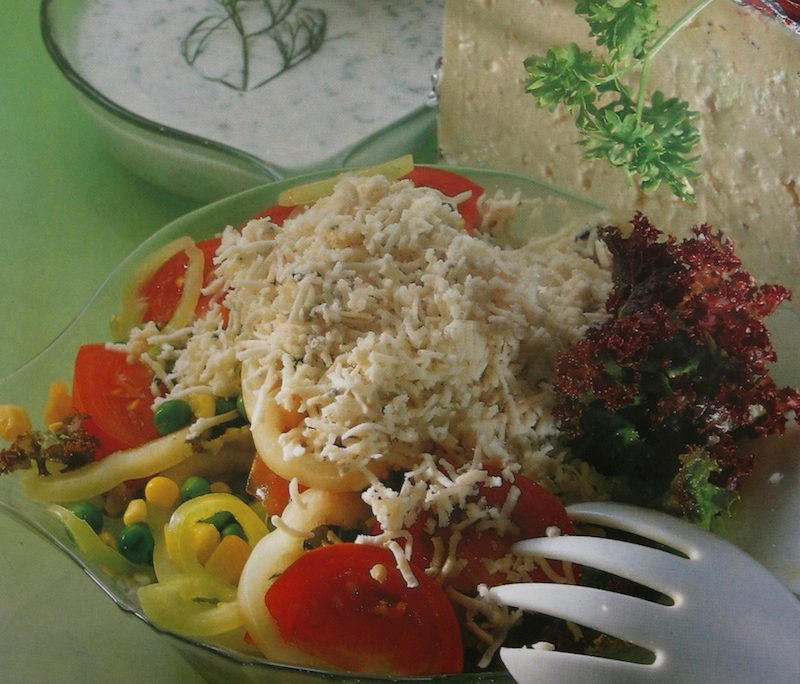 <!--:hu--> Joghurtos, márványsajtos vitaminsaláta<!--:-->