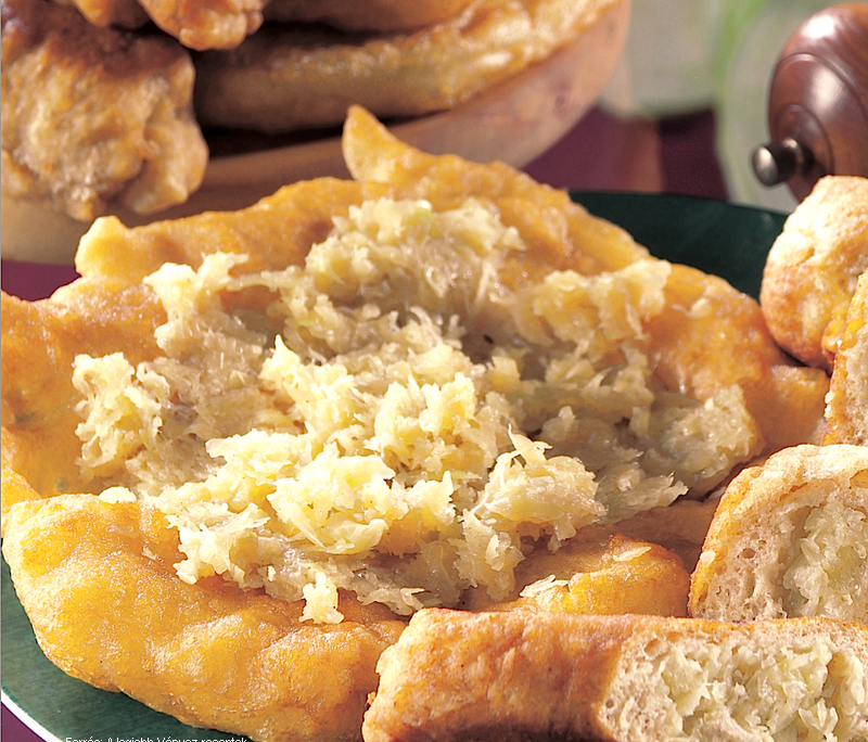 <!--:hu-->Káposztás lángos<!--:-->