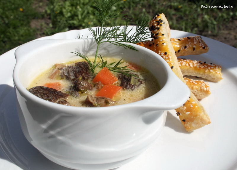 <!--:hu-->Kapros kucsmagombaleves  –  készítette Csigó János mesterszakács<!--:-->